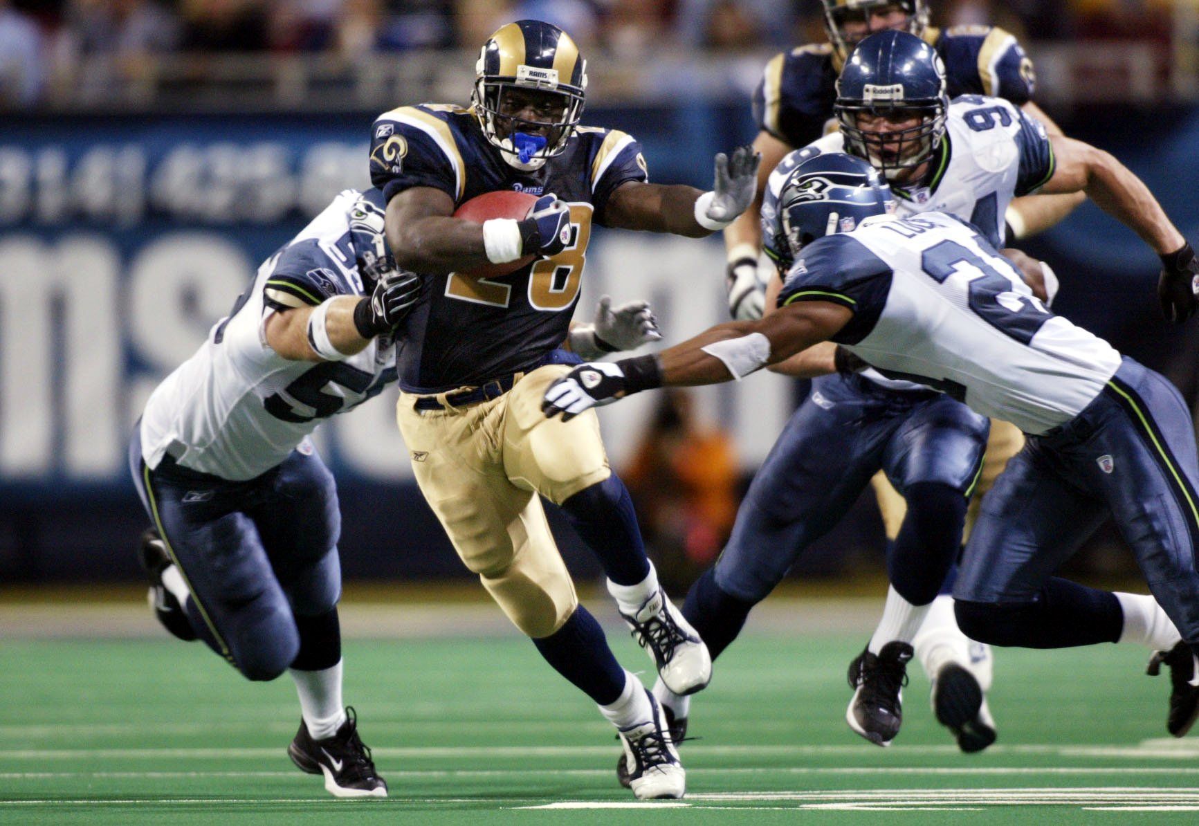 In desert, the heat is again on Rams